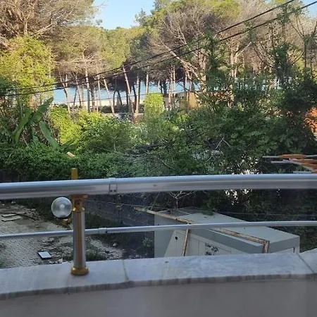 Daire Alda's Golem (Tirana)