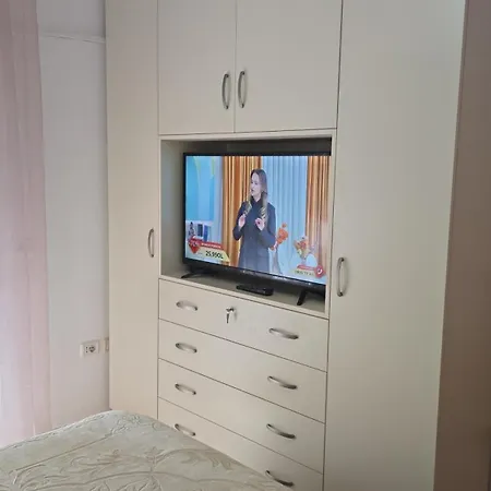 Alda's Appartement Golem (Tirana)