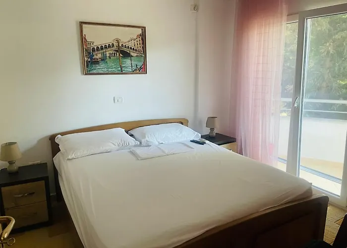 Alda's Lägenhet Golem (Tirana)